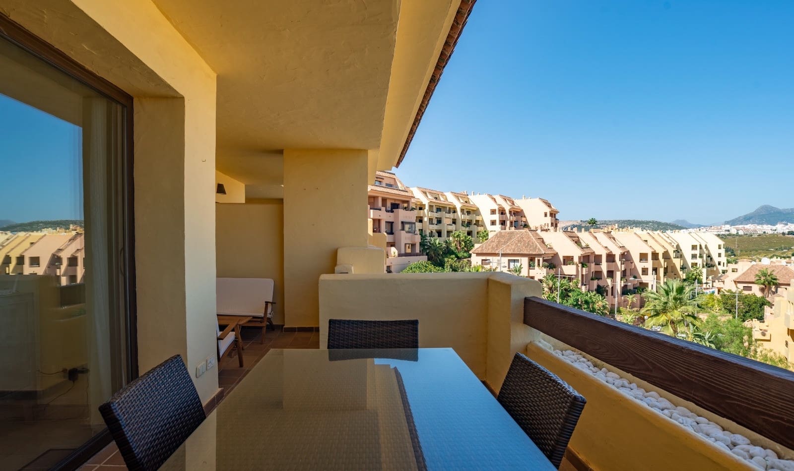 2 soveværelse Lejlighed til salg i Manilva med swimmingpool garage - € 315.000 (Ref: 9751836)