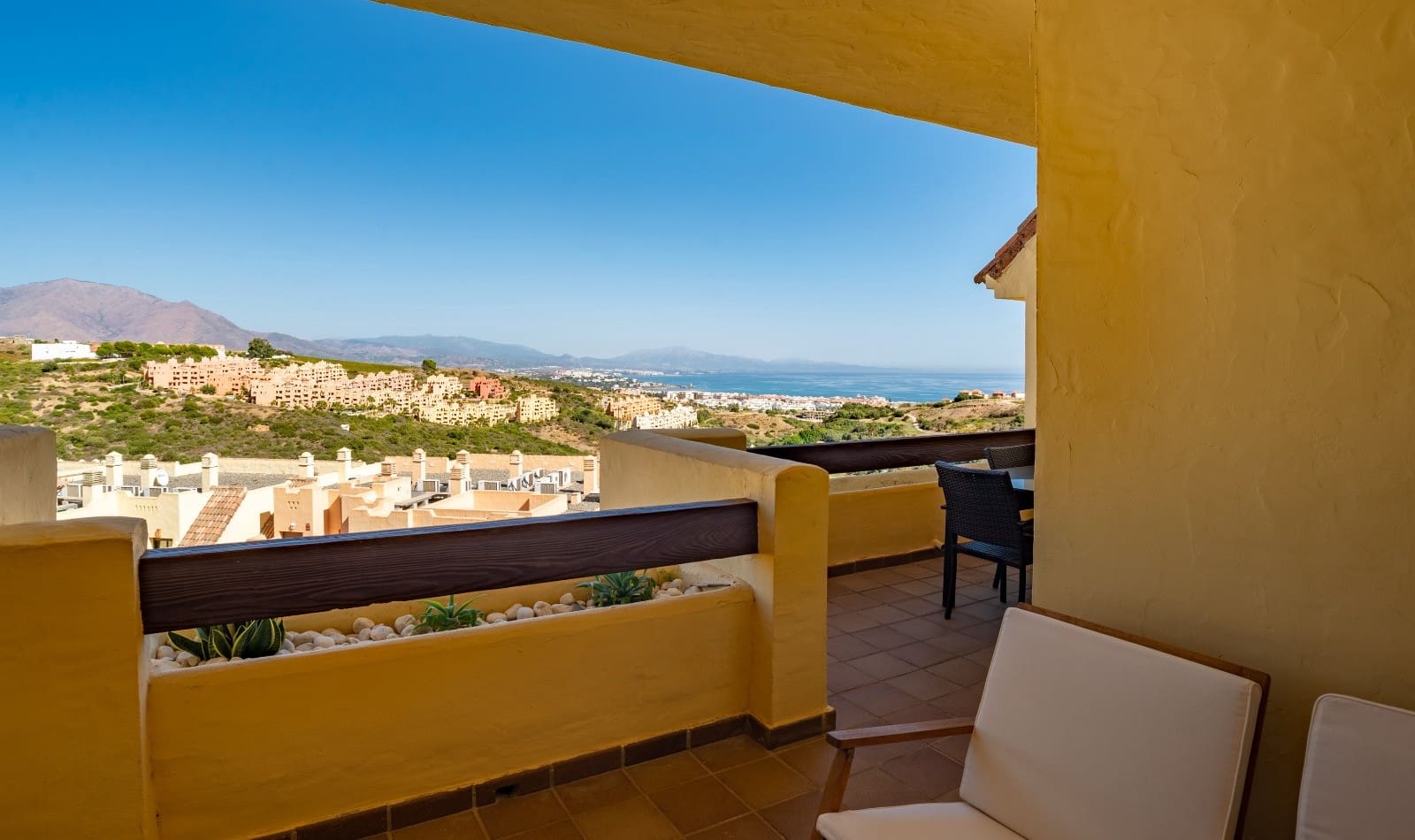 2 soveværelse Lejlighed til salg i Manilva med swimmingpool garage - € 315.000 (Ref: 9751836)