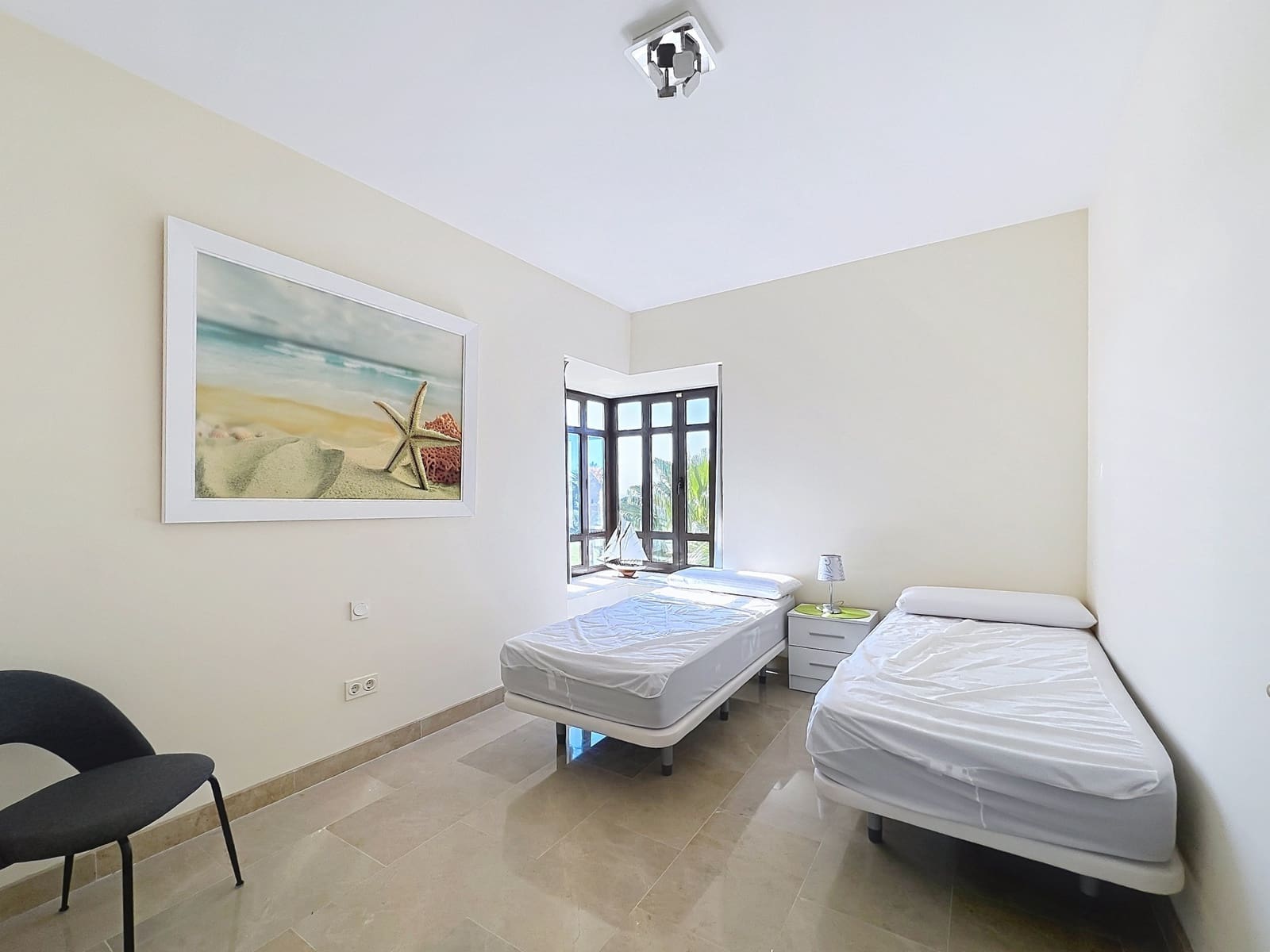 2 soveværelse Lejlighed til salg i Manilva med swimmingpool garage - € 315.000 (Ref: 9751836)