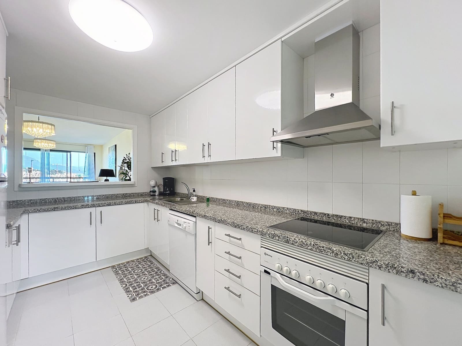 2 soveværelse Lejlighed til salg i Manilva med swimmingpool garage - € 315.000 (Ref: 9751836)