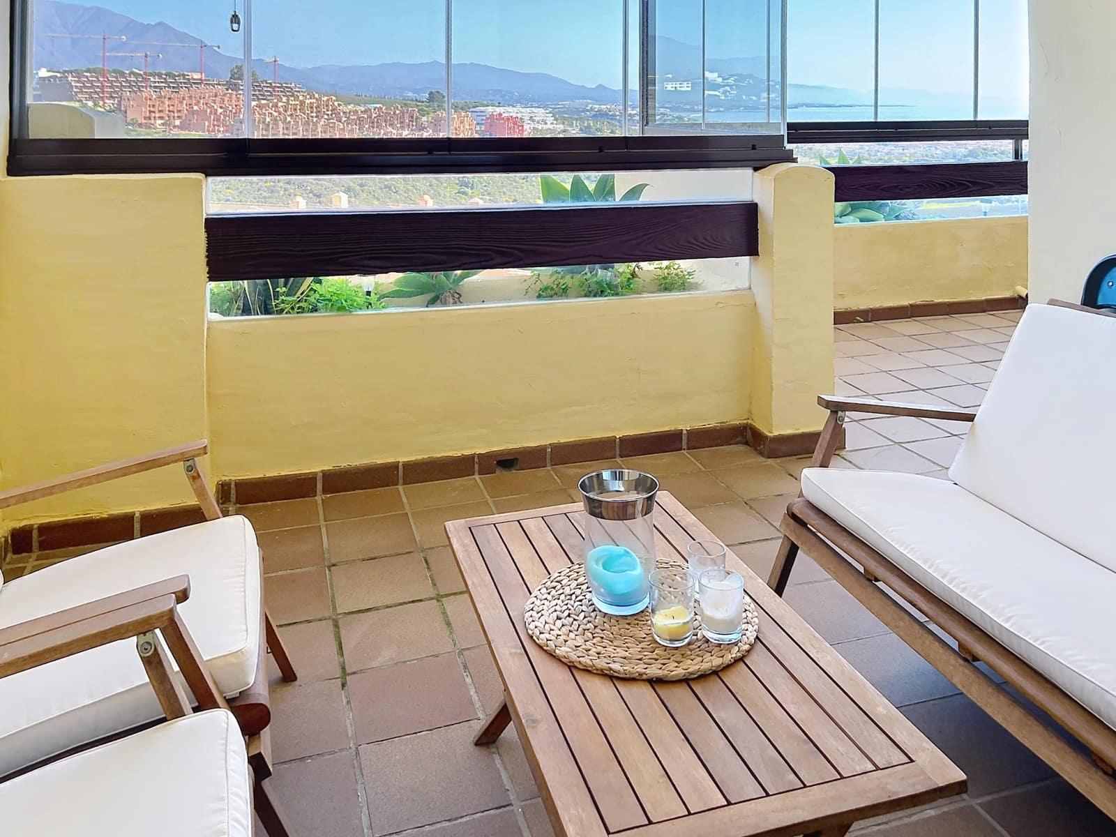 2 soveværelse Lejlighed til salg i Manilva med swimmingpool garage - € 315.000 (Ref: 9751836)