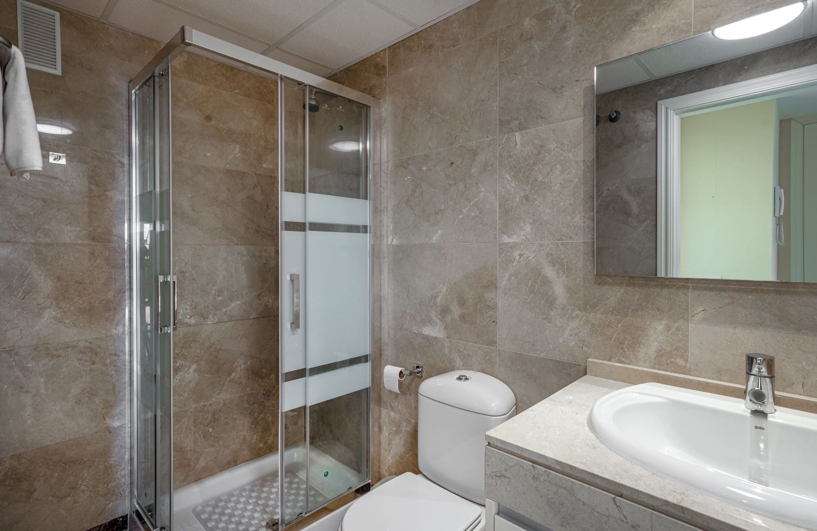 2 bedroom Apartment for sale in Manilva with pool garage - € 315,000 (Ref: 9751836)