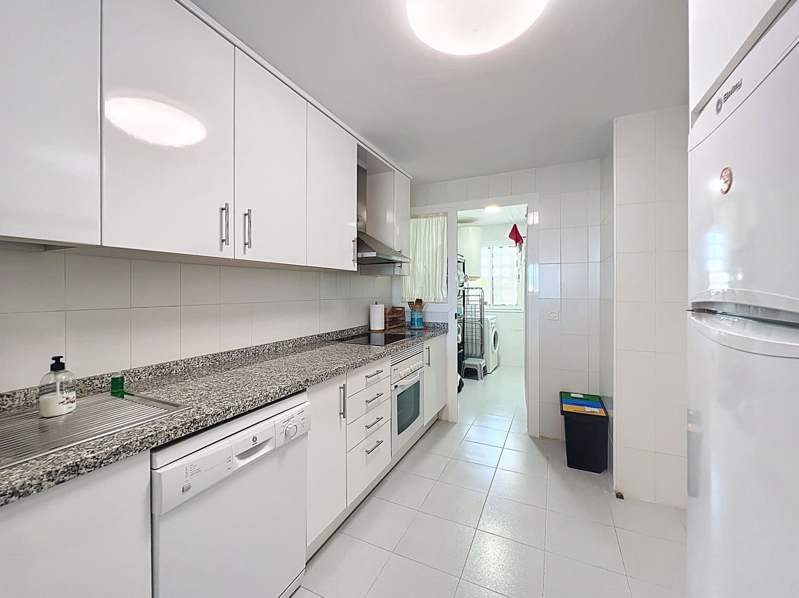 2 sovrum Lägenhet till salu i Manilva med pool garage - 315 000 € (Ref: 9751836)