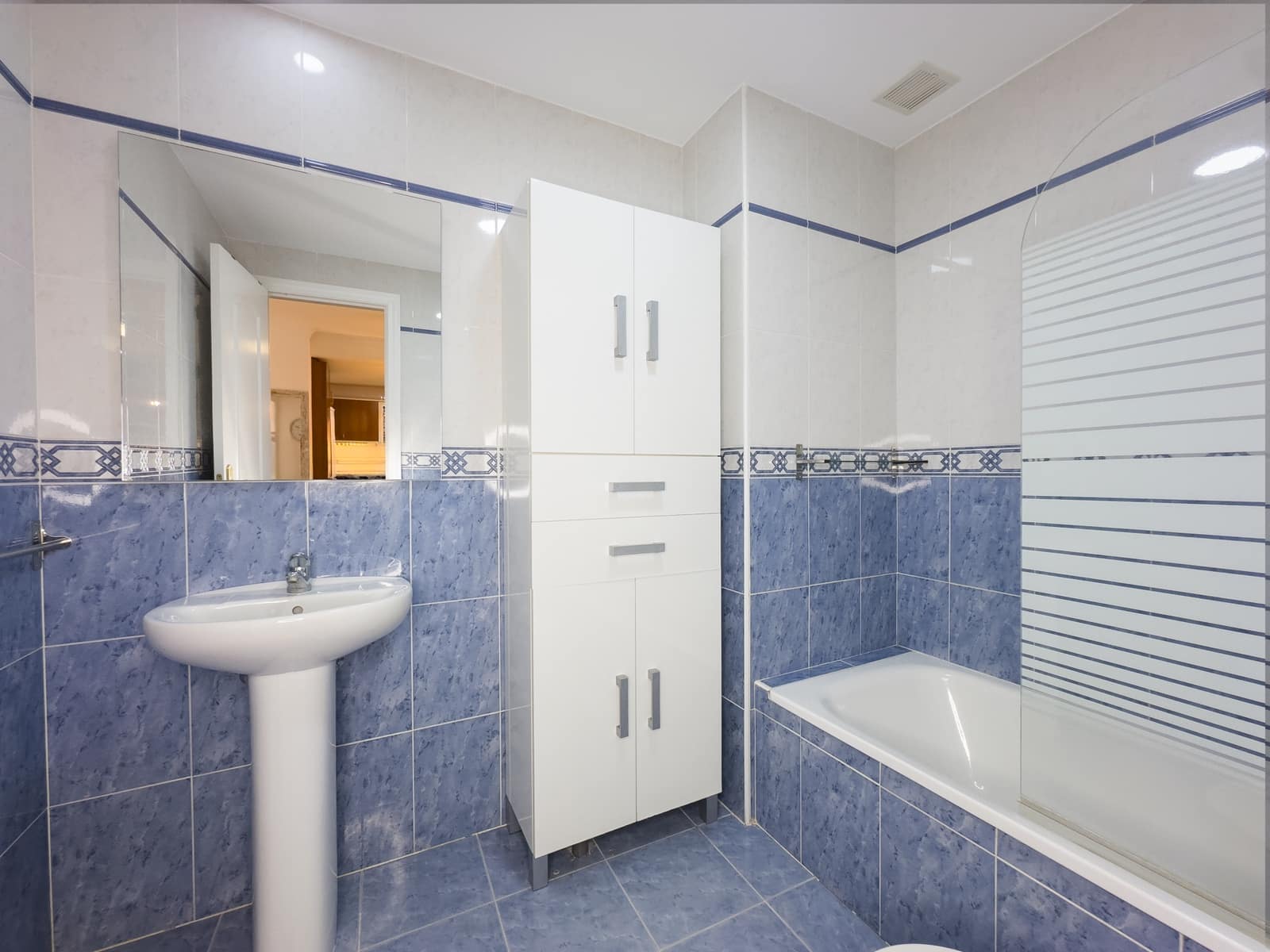 Apartamento de 3 habitaciones en San Luis de Sabinillas en venta con piscina garaje - 299.990 € (Ref: 9755614)