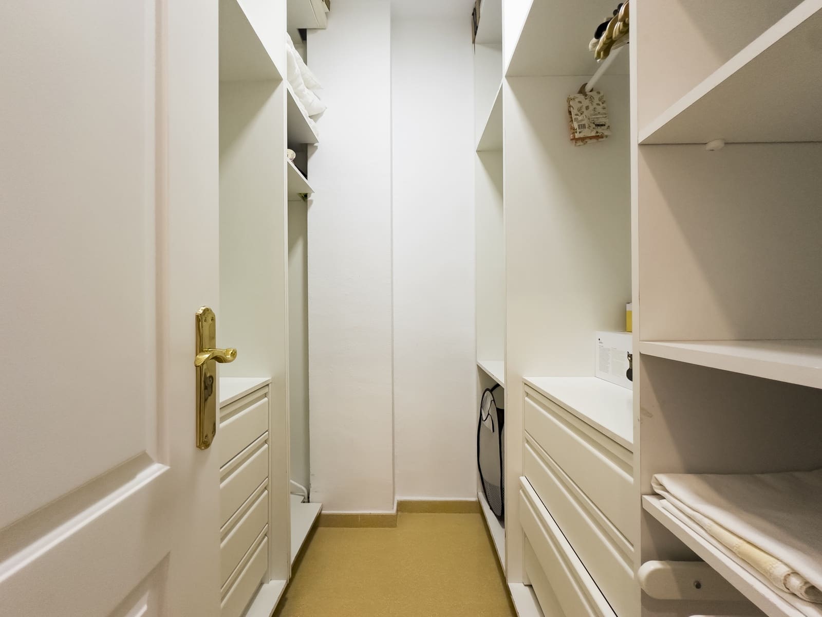 Apartamento de 3 habitaciones en San Luis de Sabinillas en venta con piscina garaje - 299.990 € (Ref: 9755614)