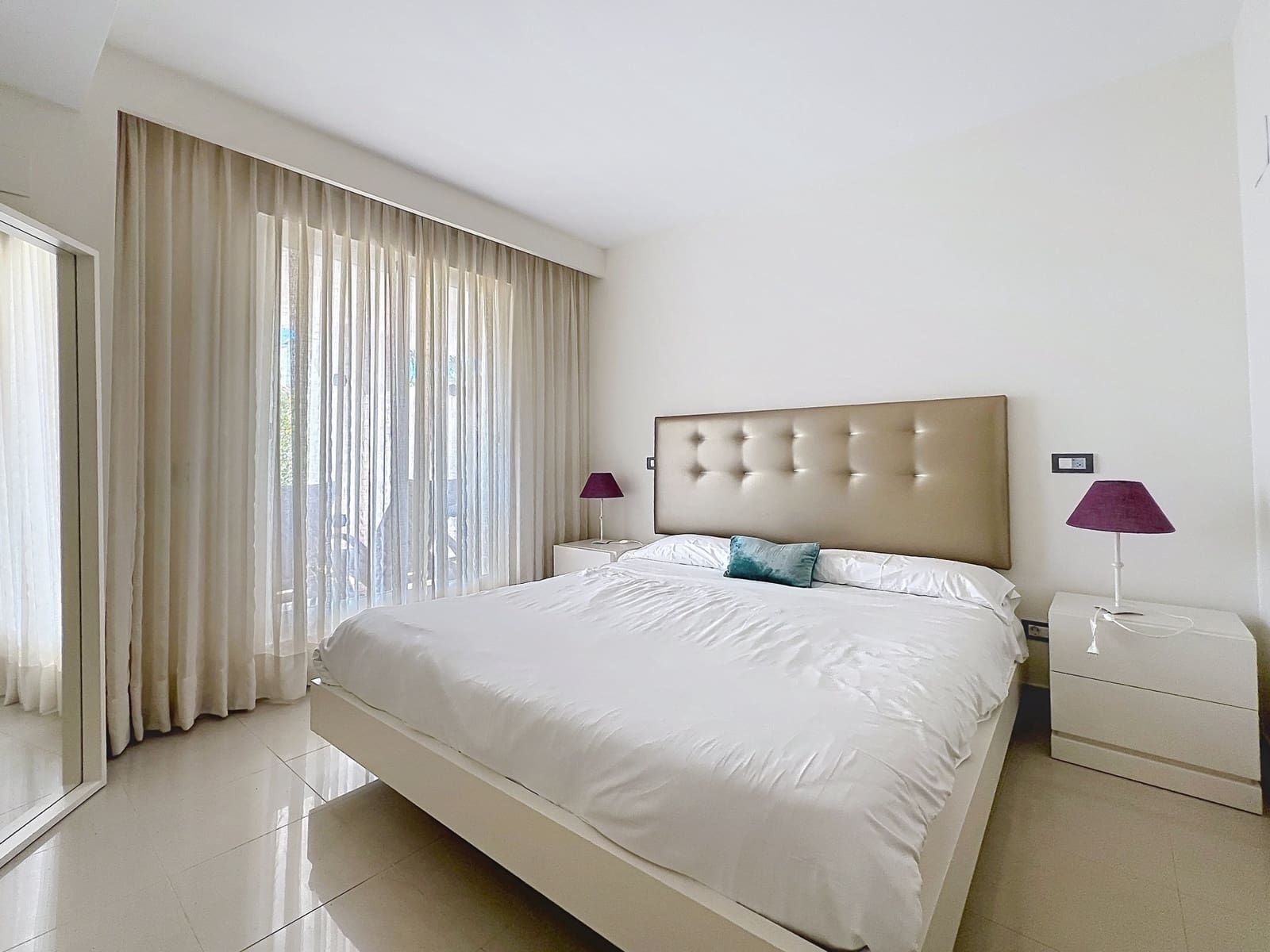 Apartamento de 2 habitaciones en Estepona en venta con piscina garaje - 399.000 € (Ref: 9780507)