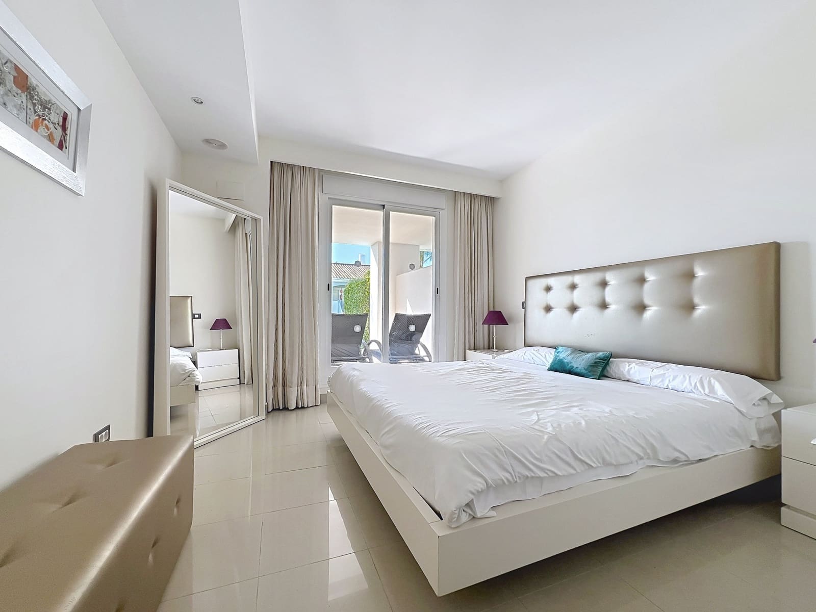 Apartamento de 2 habitaciones en Estepona en venta con piscina garaje - 399.000 € (Ref: 9780507)
