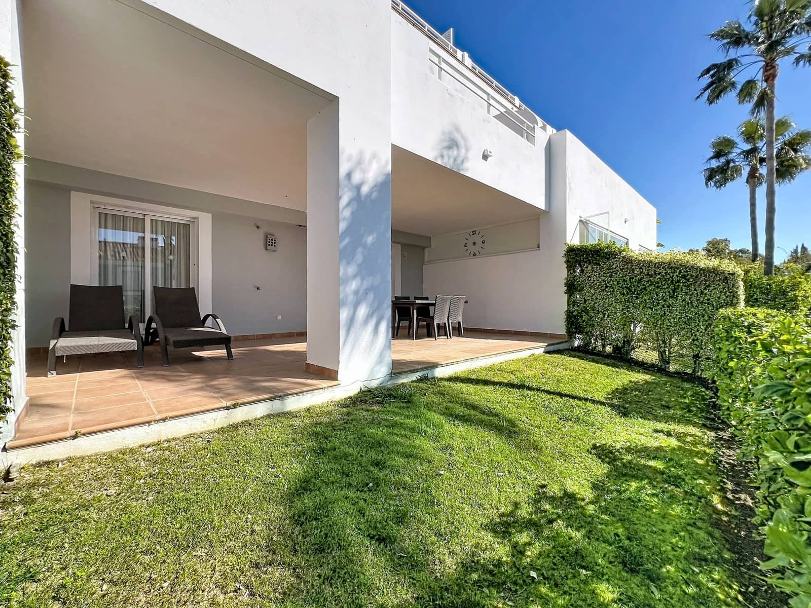Apartamento de 2 habitaciones en Estepona en venta con piscina garaje - 399.000 € (Ref: 9780507)