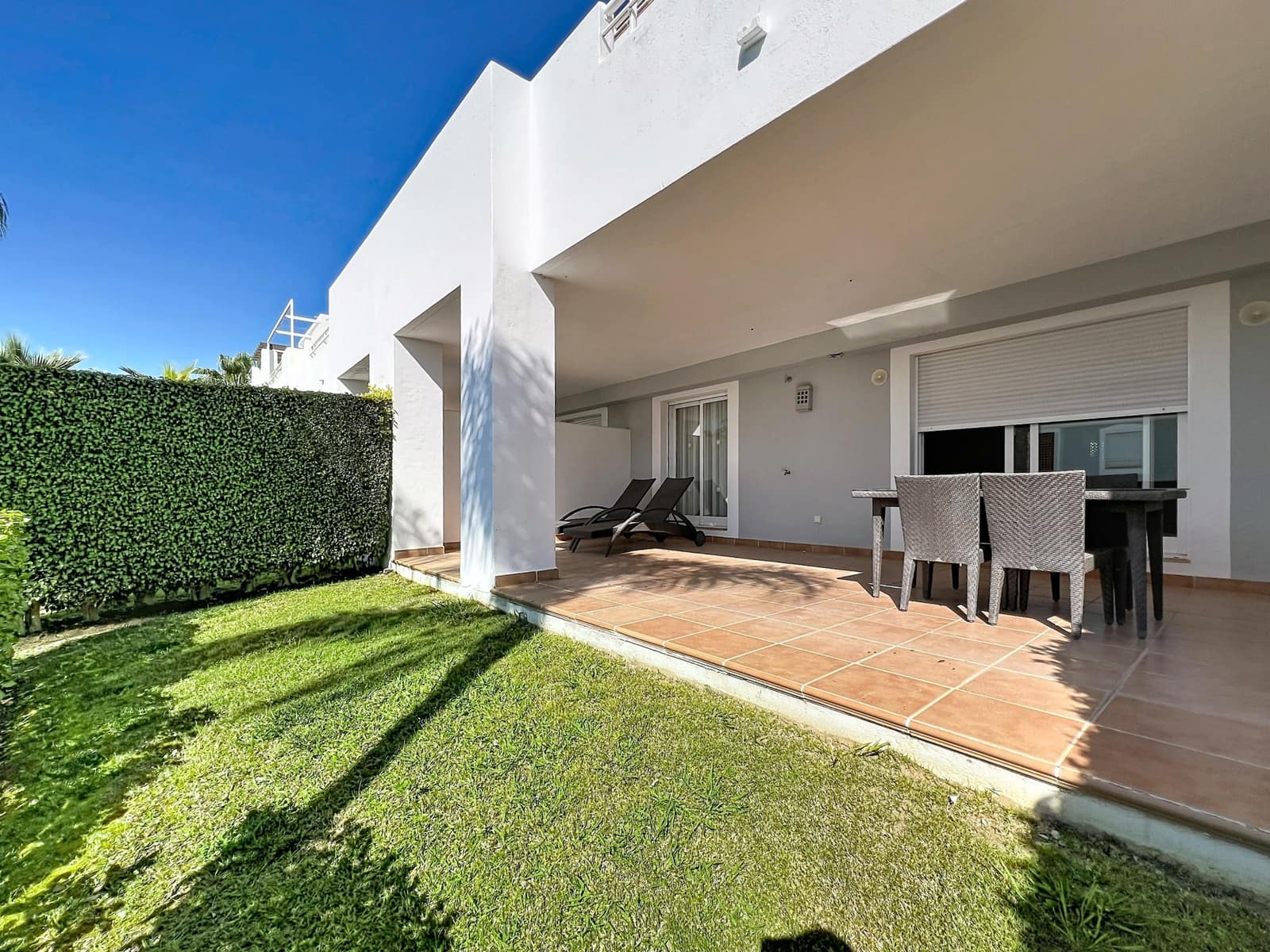 Apartamento de 2 habitaciones en Estepona en venta con piscina garaje - 399.000 € (Ref: 9780507)