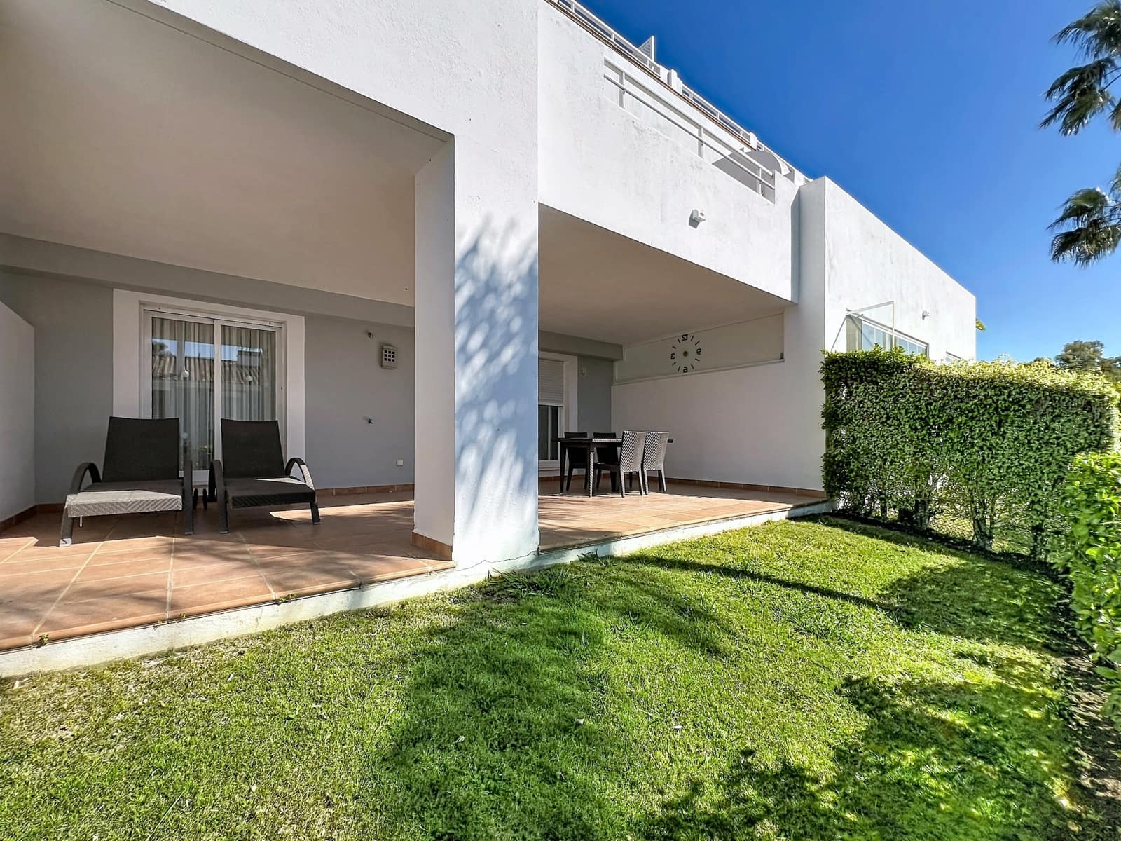 Apartamento de 2 habitaciones en Estepona en venta con piscina garaje - 399.000 € (Ref: 9780507)