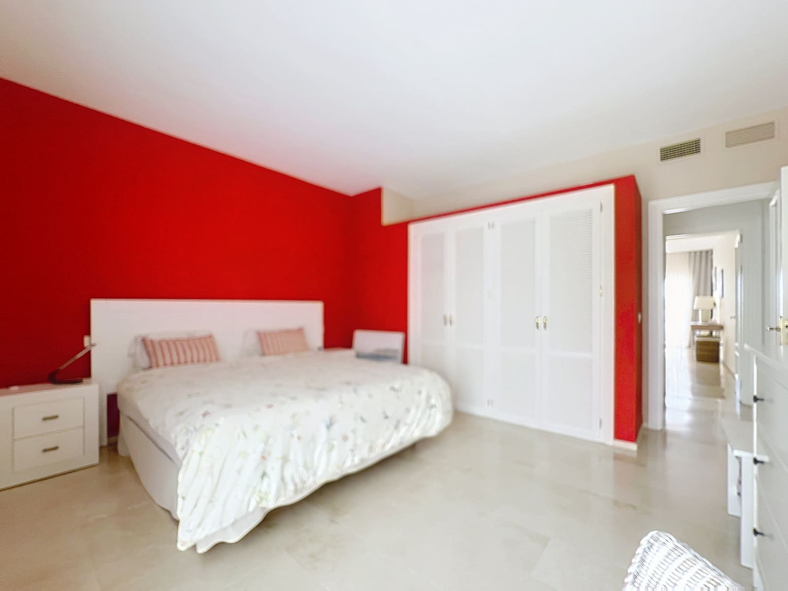 2 makuuhuone Huoneisto myytävänä paikassa Manilva mukana 
autotalli - 285 000 € (Ref: 9804268)