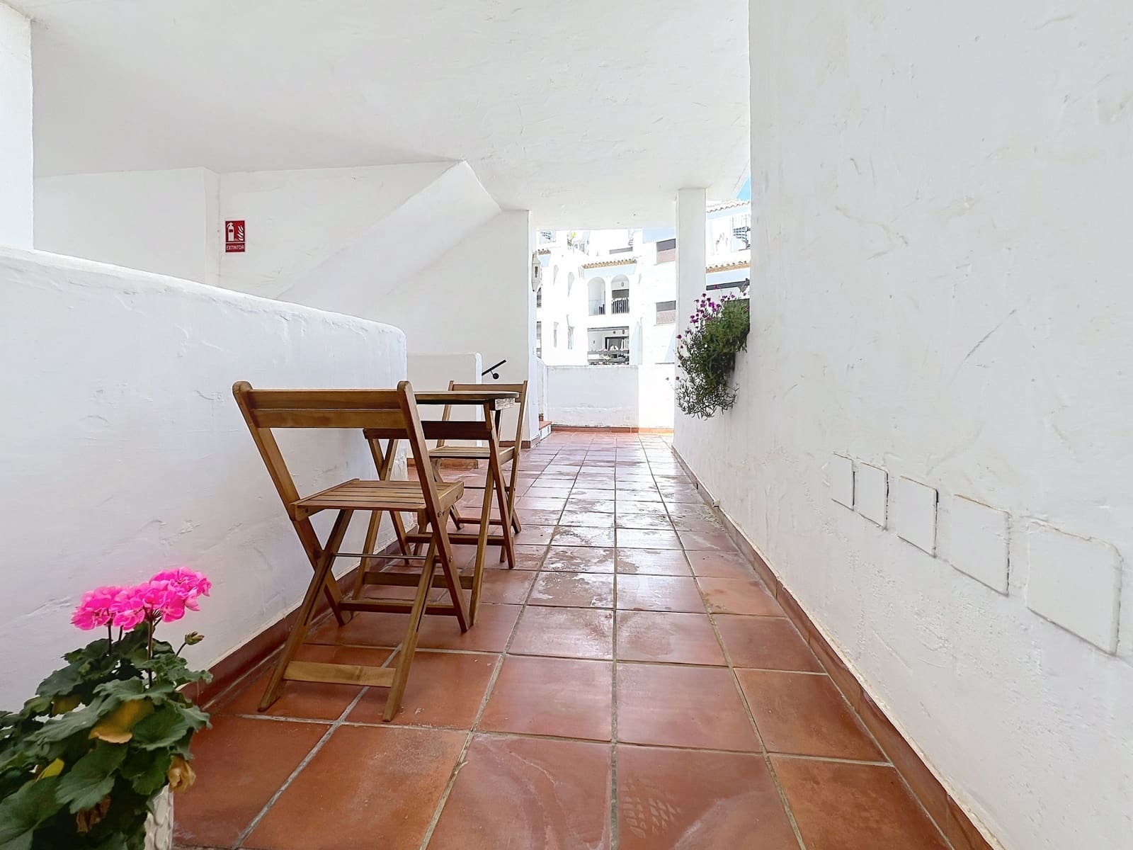 2 makuuhuone Huoneisto myytävänä paikassa Manilva mukana 
autotalli - 285 000 € (Ref: 9804268)