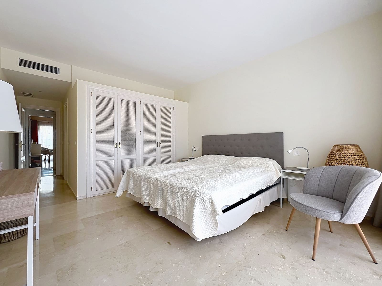 2 makuuhuone Huoneisto myytävänä paikassa Manilva mukana 
autotalli - 285 000 € (Ref: 9804268)