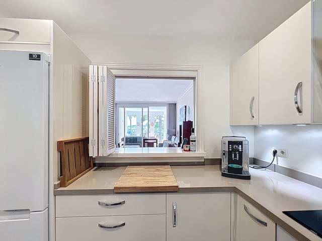 2 slaapkamer Appartement te koop in La Duquesa / Puerto de la Duquesa, Manilva met garage - € 285.000 (Ref: 9804268)