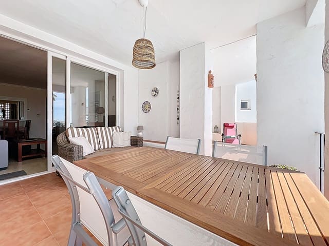 2 slaapkamer Appartement te koop in La Duquesa / Puerto de la Duquesa, Manilva met garage - € 285.000 (Ref: 9804268)