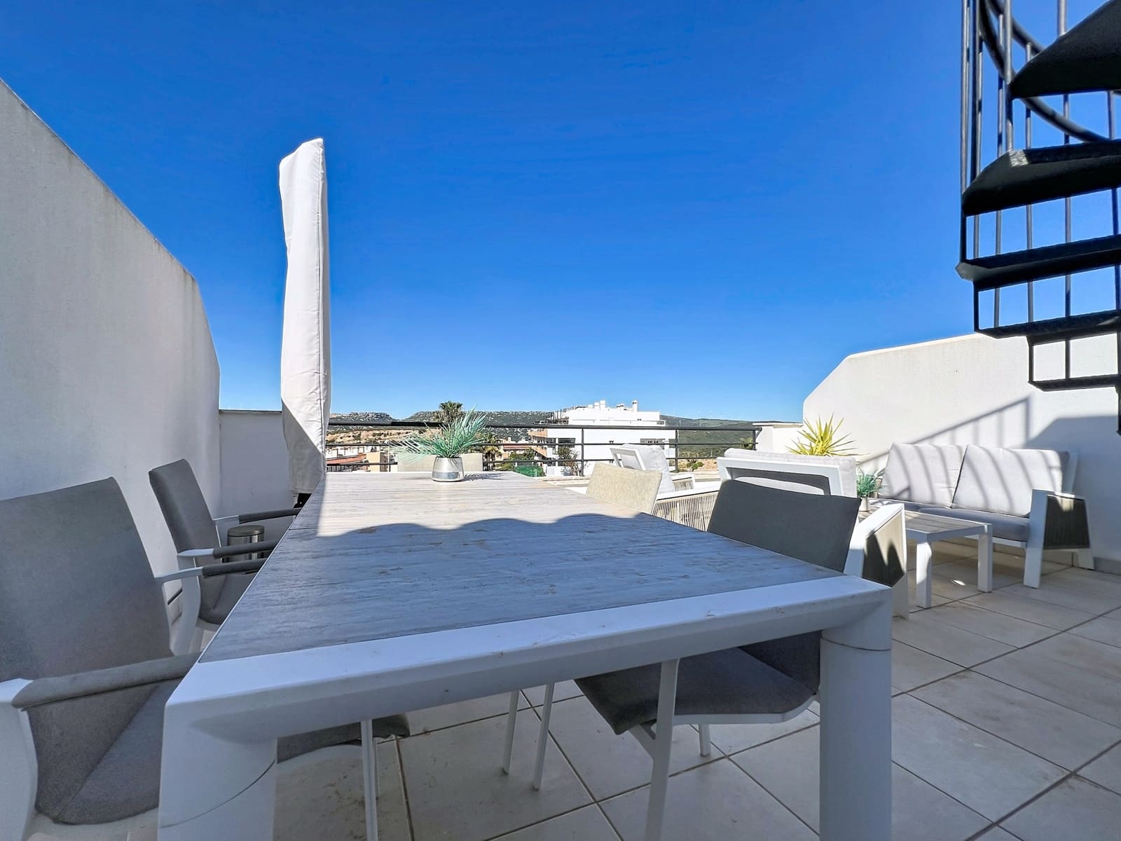 2 soverom Penthouse til salgs i Casares med garasje - € 275 000 (Ref: 9804269)