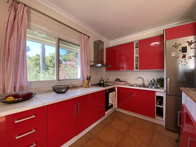 3 quarto Quinta/Casa Rural para venda em El Padrón, Estepona com piscina garagem - 750 000 € (Ref: 9861709)