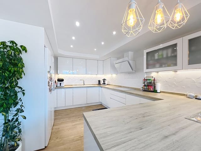 2 Zimmer Villa zu verkaufen in Casares mit Pool Garage - 479.000 € (Ref: 9904634)