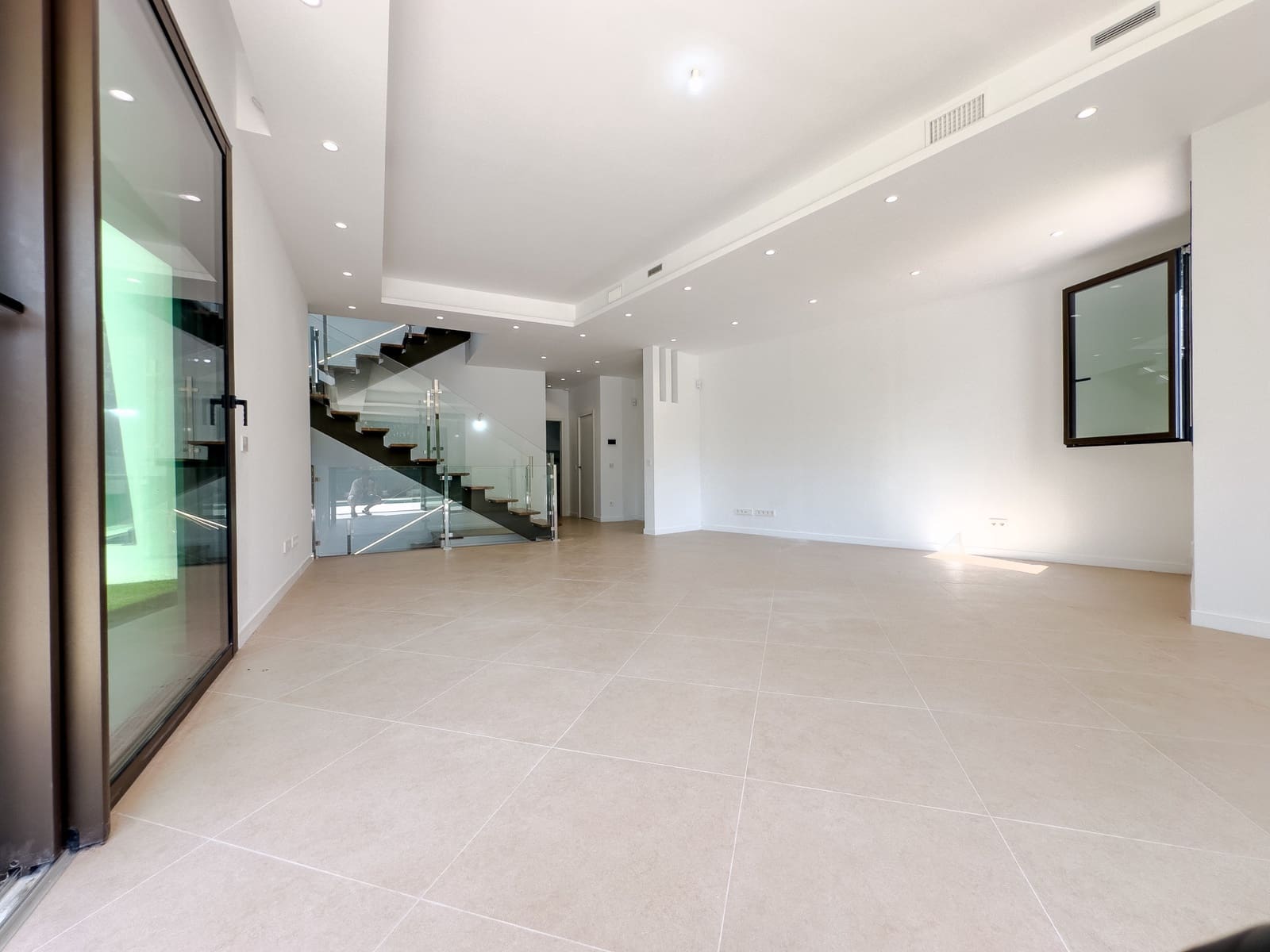 Chalet de 4 habitaciones en Estepona en venta con piscina garaje - 2.200.000 € (Ref: 9911003)