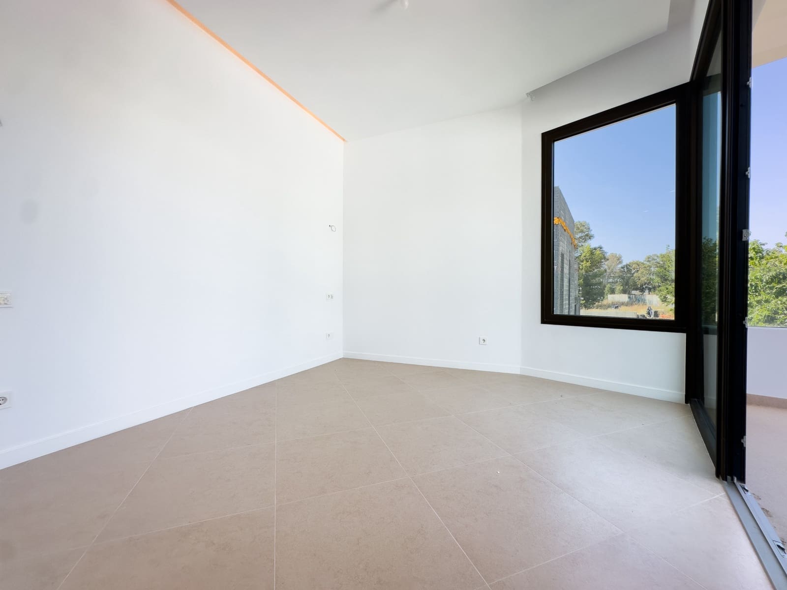 Chalet de 4 habitaciones en Estepona en venta con piscina garaje - 2.200.000 € (Ref: 9911003)