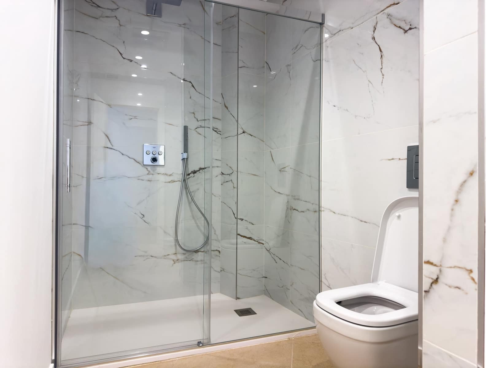 Chalet de 4 habitaciones en Estepona en venta con piscina garaje - 2.200.000 € (Ref: 9911003)