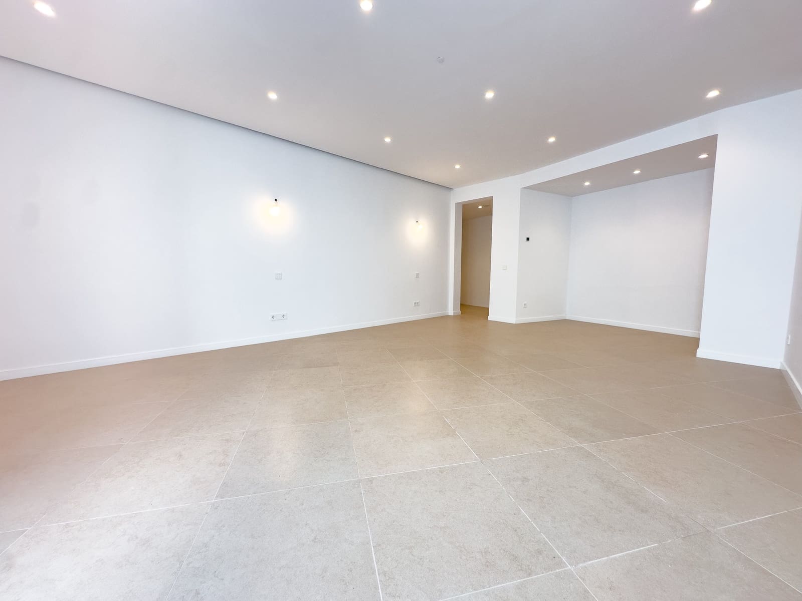 Chalet de 4 habitaciones en Estepona en venta con piscina garaje - 2.200.000 € (Ref: 9911003)