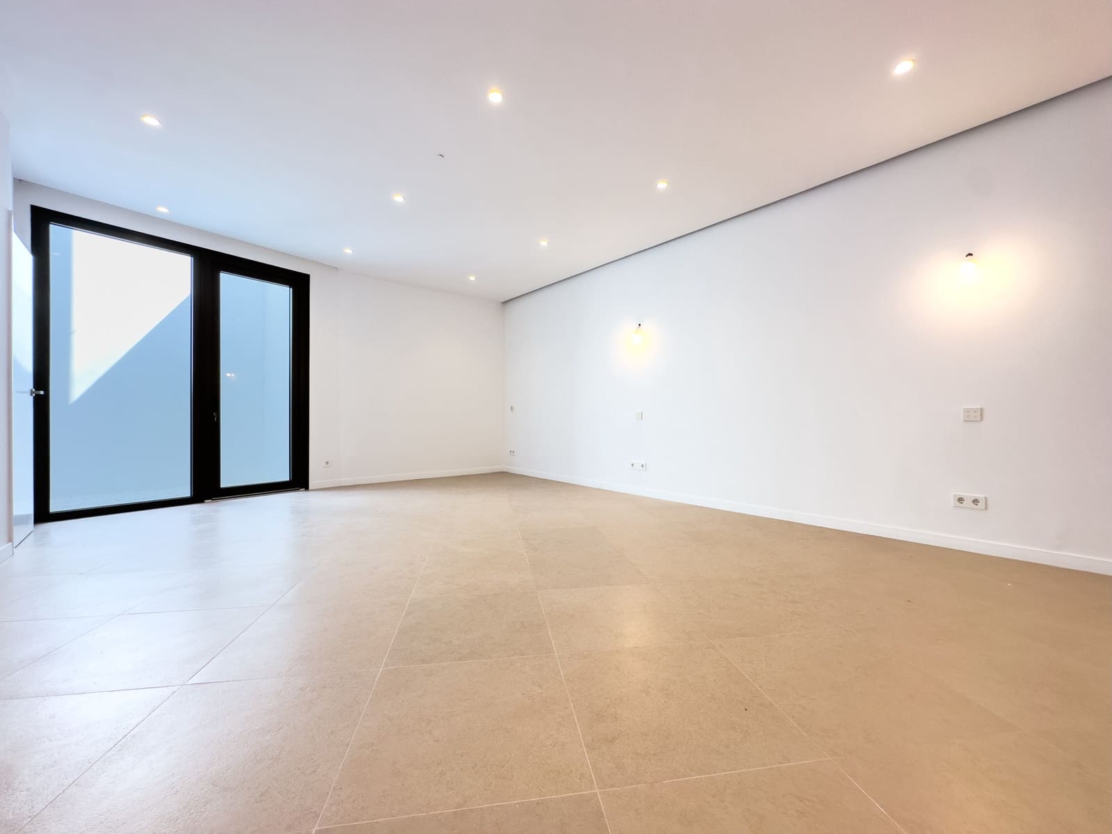 Chalet de 4 habitaciones en Estepona en venta con piscina garaje - 2.200.000 € (Ref: 9911003)