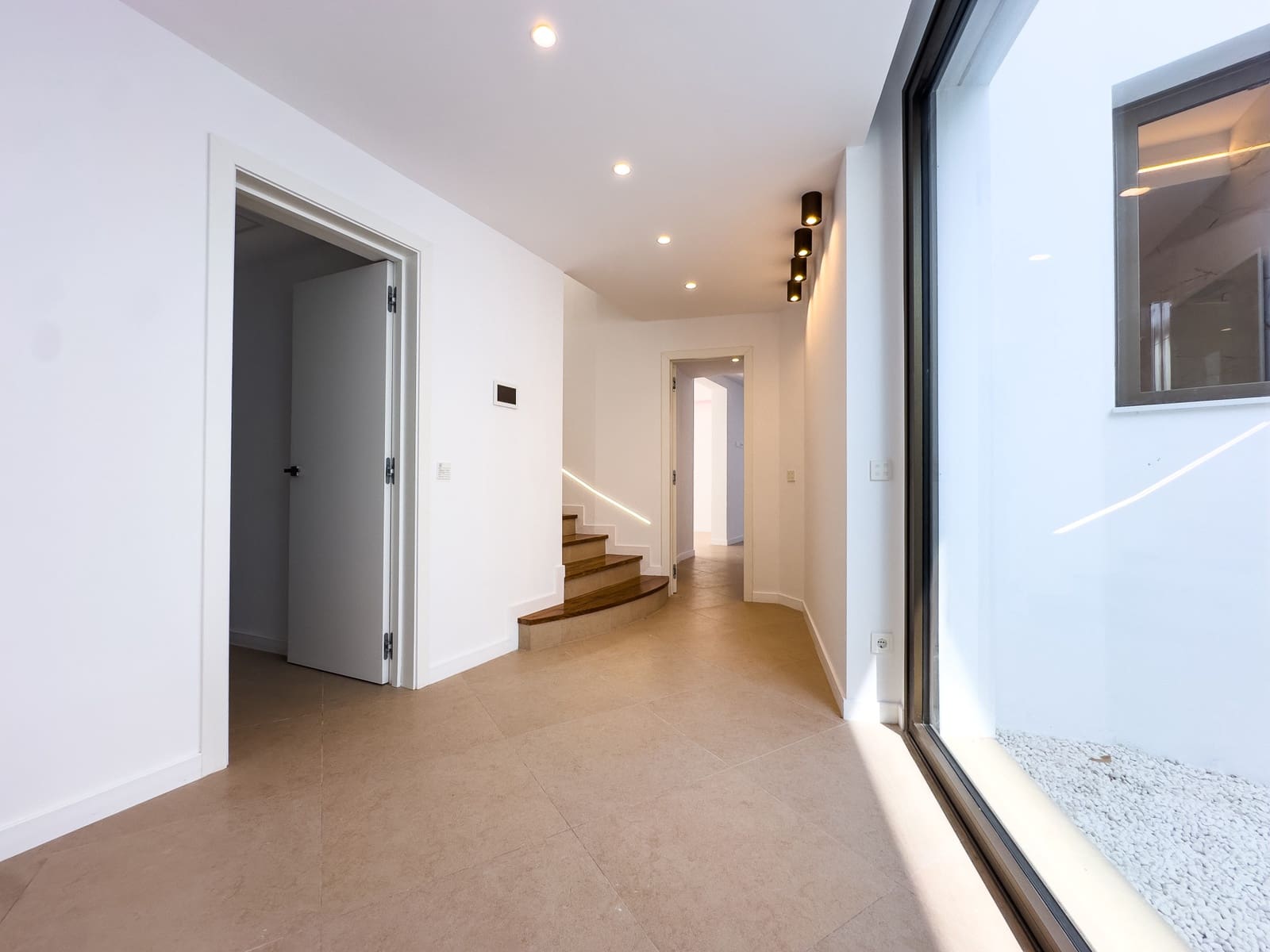 Chalet de 4 habitaciones en Estepona en venta con piscina garaje - 2.200.000 € (Ref: 9911003)