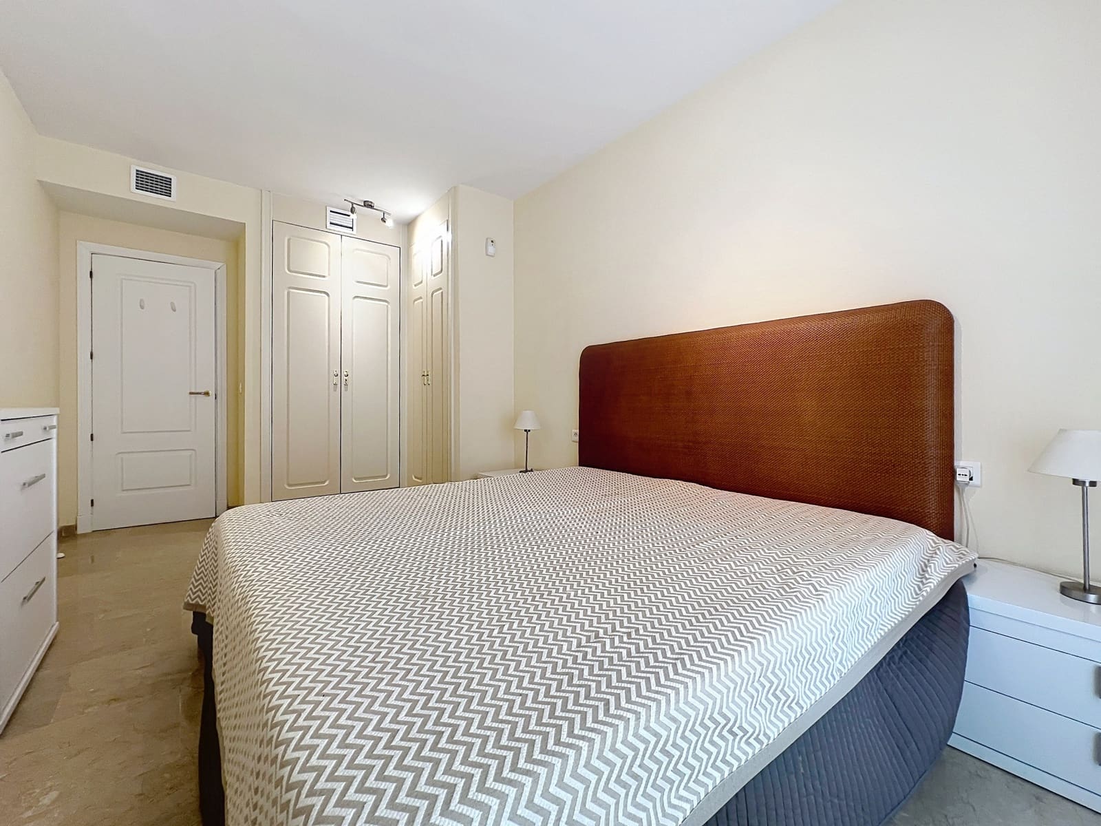 1 bedroom Apartment for sale in Manilva with pool garage - € 305,000 (Ref: 9911004)