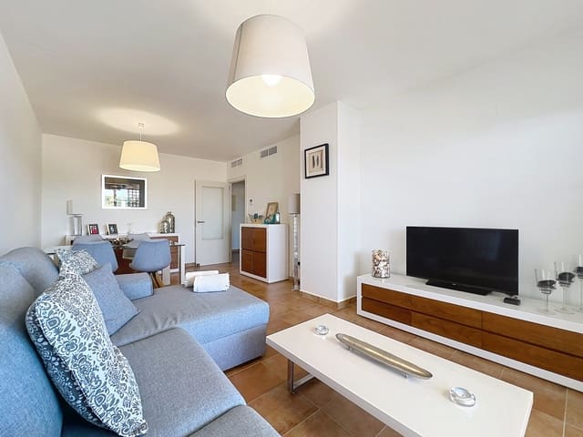 2 slaapkamer Appartement te koop in La Alcaidesa met zwembad garage - € 329.000 (Ref: 9915471)