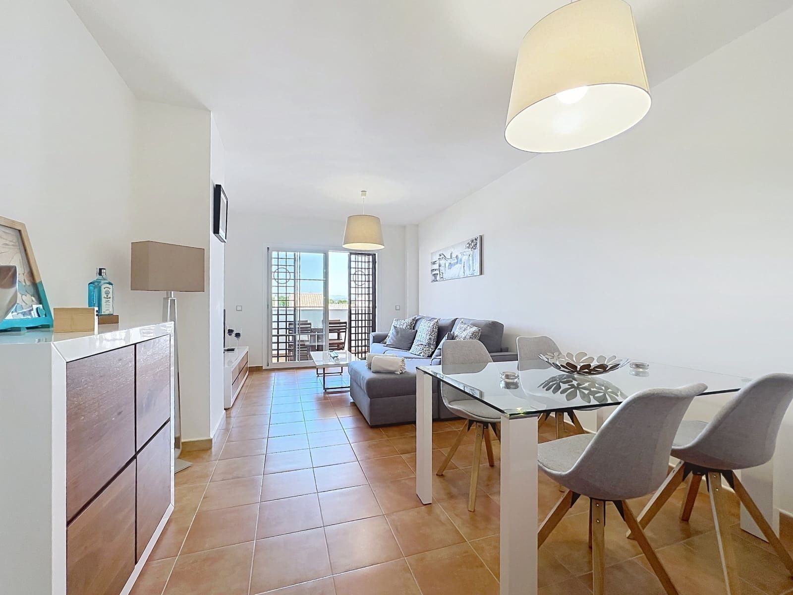 2 slaapkamer Appartement te koop in La Alcaidesa met zwembad garage - € 329.000 (Ref: 9915471)
