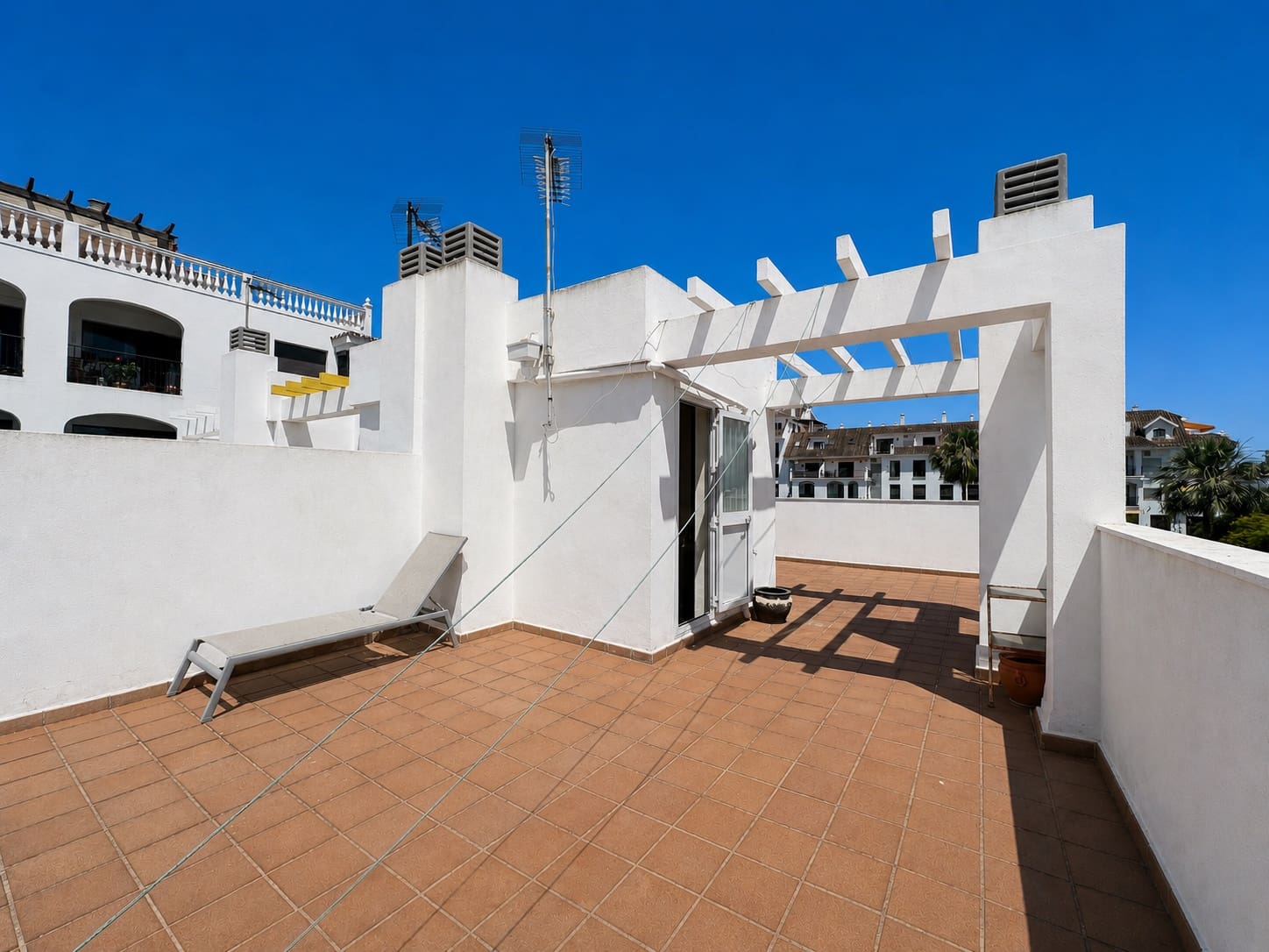 3 camera da letto Casa in vendita in La Duquesa / Puerto de la Duquesa con garage - 375.000 € (Rif: 9915472)