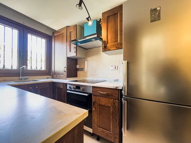 3 camera da letto Casa in vendita in La Duquesa / Puerto de la Duquesa, Manilva con garage - 375.000 € (Rif: 9915472)
