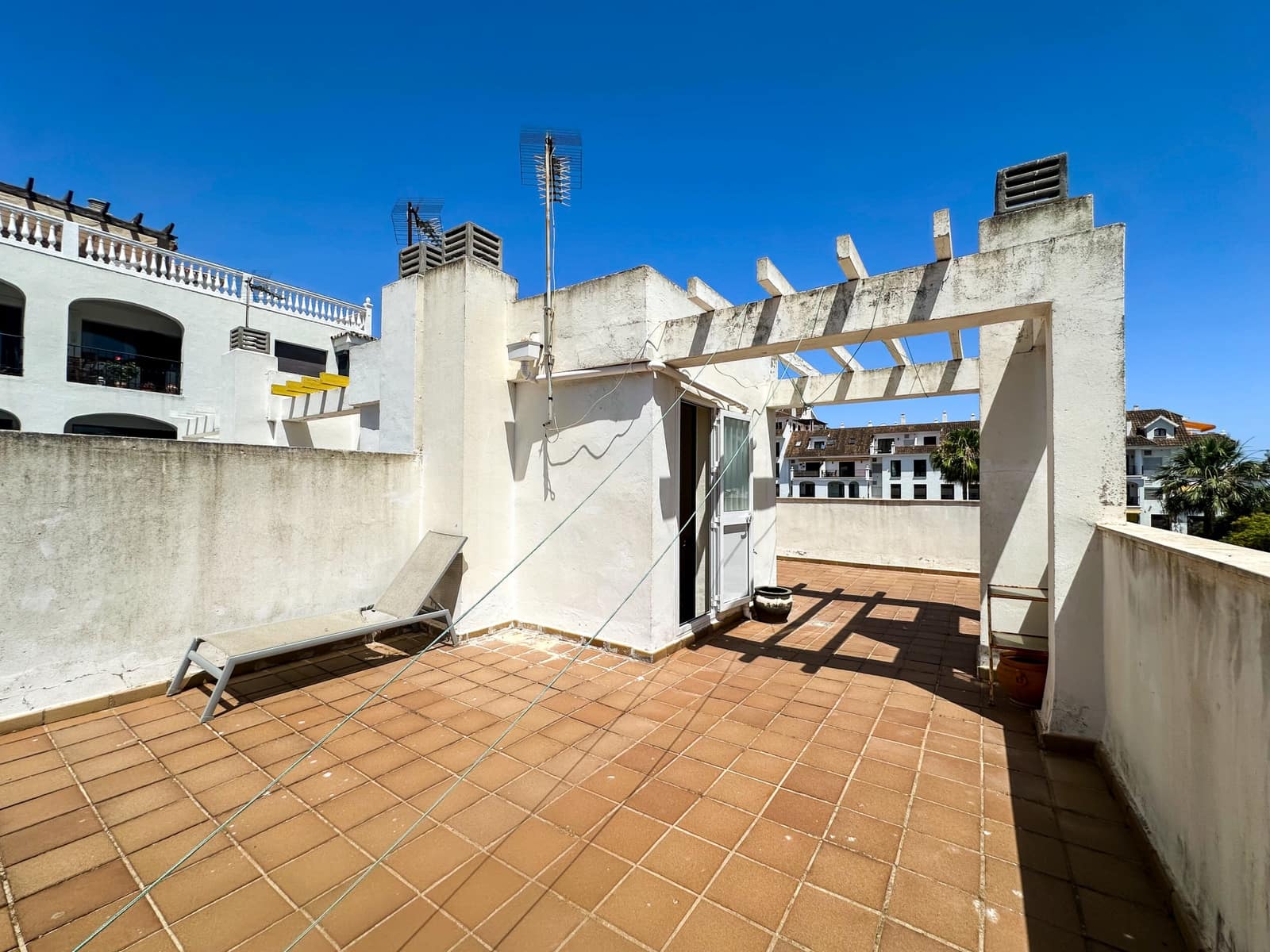 3 camera da letto Casa in vendita in La Duquesa / Puerto de la Duquesa con garage - 375.000 € (Rif: 9915472)