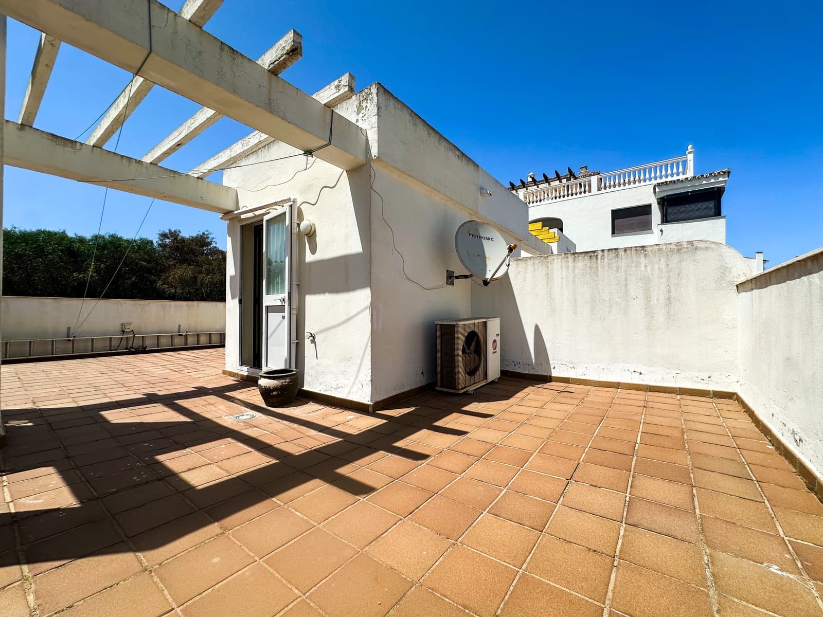3 camera da letto Casa in vendita in La Duquesa / Puerto de la Duquesa con garage - 375.000 € (Rif: 9915472)