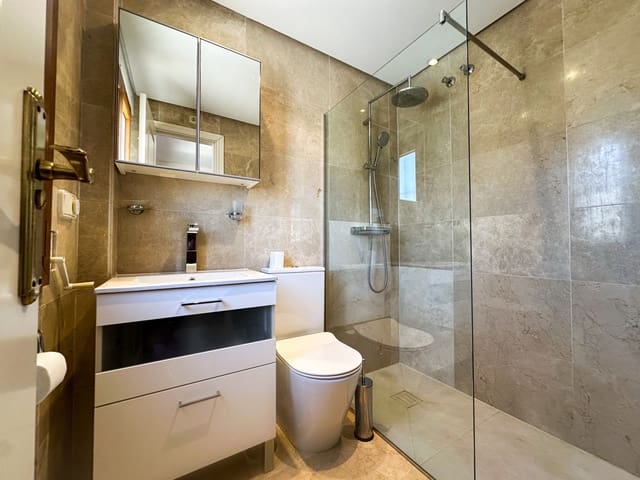 3 camera da letto Casa in vendita in La Duquesa / Puerto de la Duquesa, Manilva con garage - 375.000 € (Rif: 9915472)