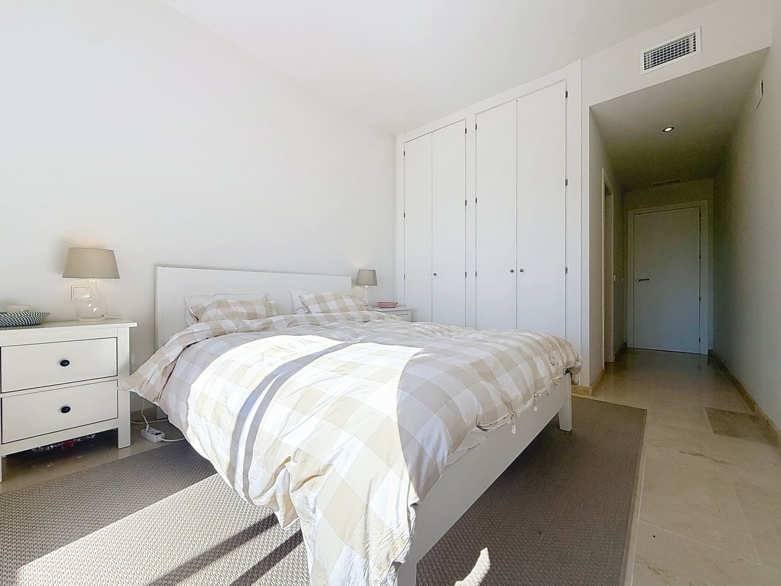 2 quarto Penthouse para venda em Manilva com piscina garagem - 305 000 € (Ref: 9924593)
