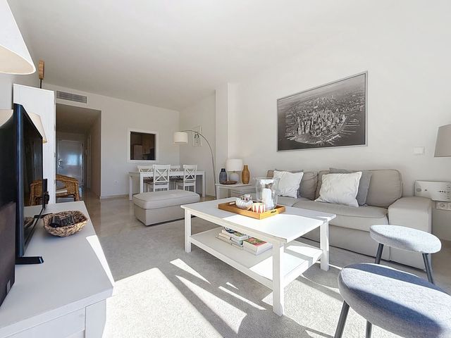 2 quarto Penthouse para venda em Manilva com piscina garagem - 305 000 € (Ref: 9924593)