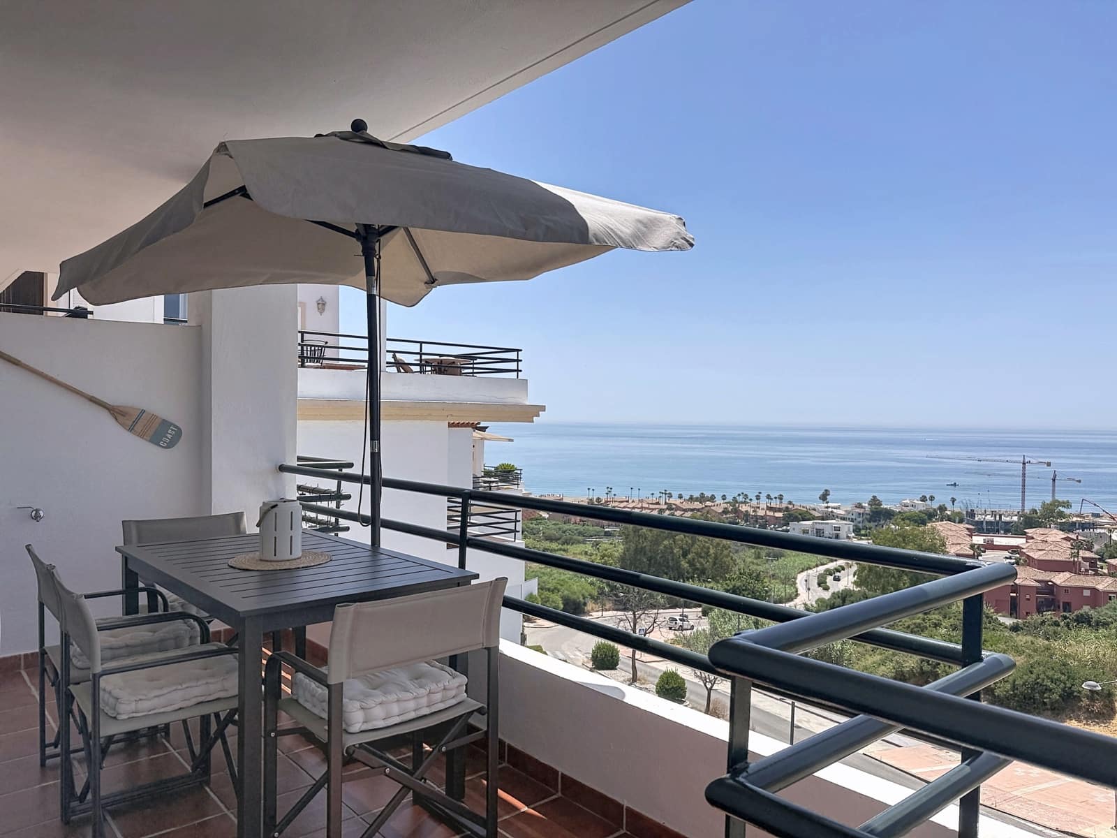 2 soverom Leilighet til salgs i Manilva med svømmebasseng garasje - € 365 000 (Ref: 9945683)