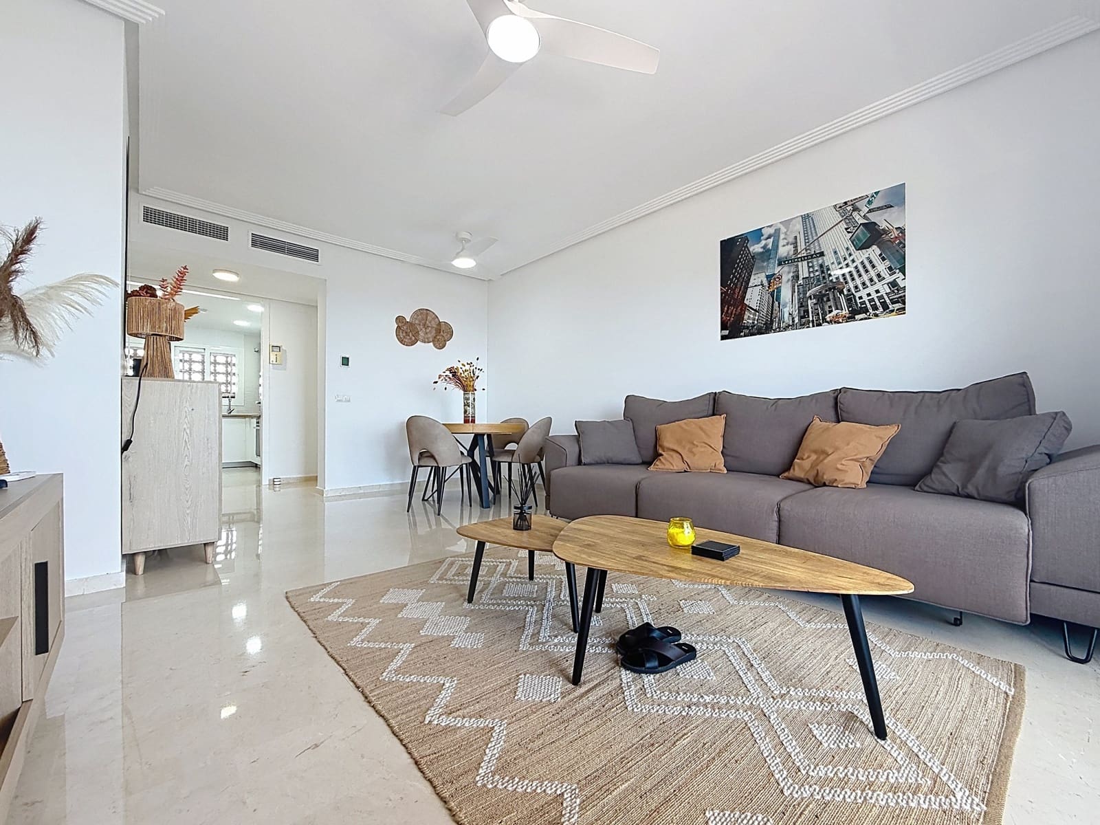 2 soverom Leilighet til salgs i Manilva med svømmebasseng garasje - € 365 000 (Ref: 9945683)