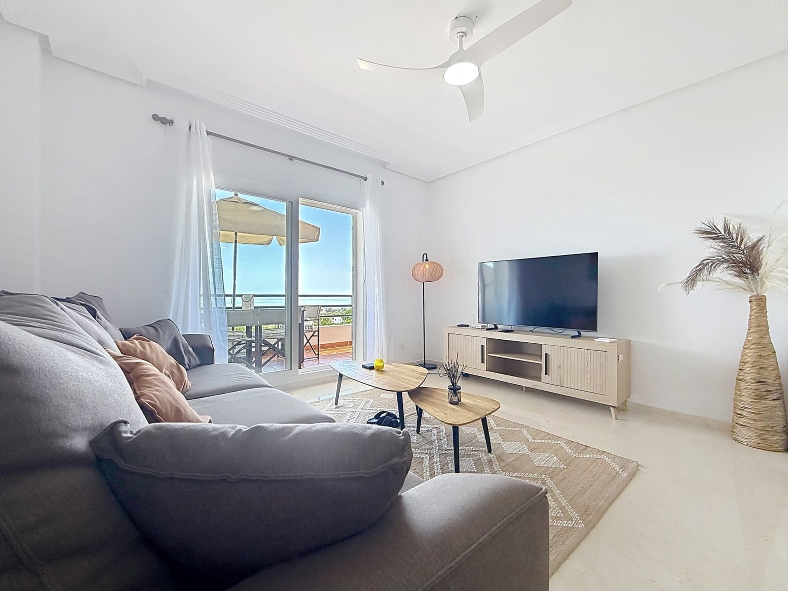2 soverom Leilighet til salgs i Manilva med svømmebasseng garasje - € 365 000 (Ref: 9945683)