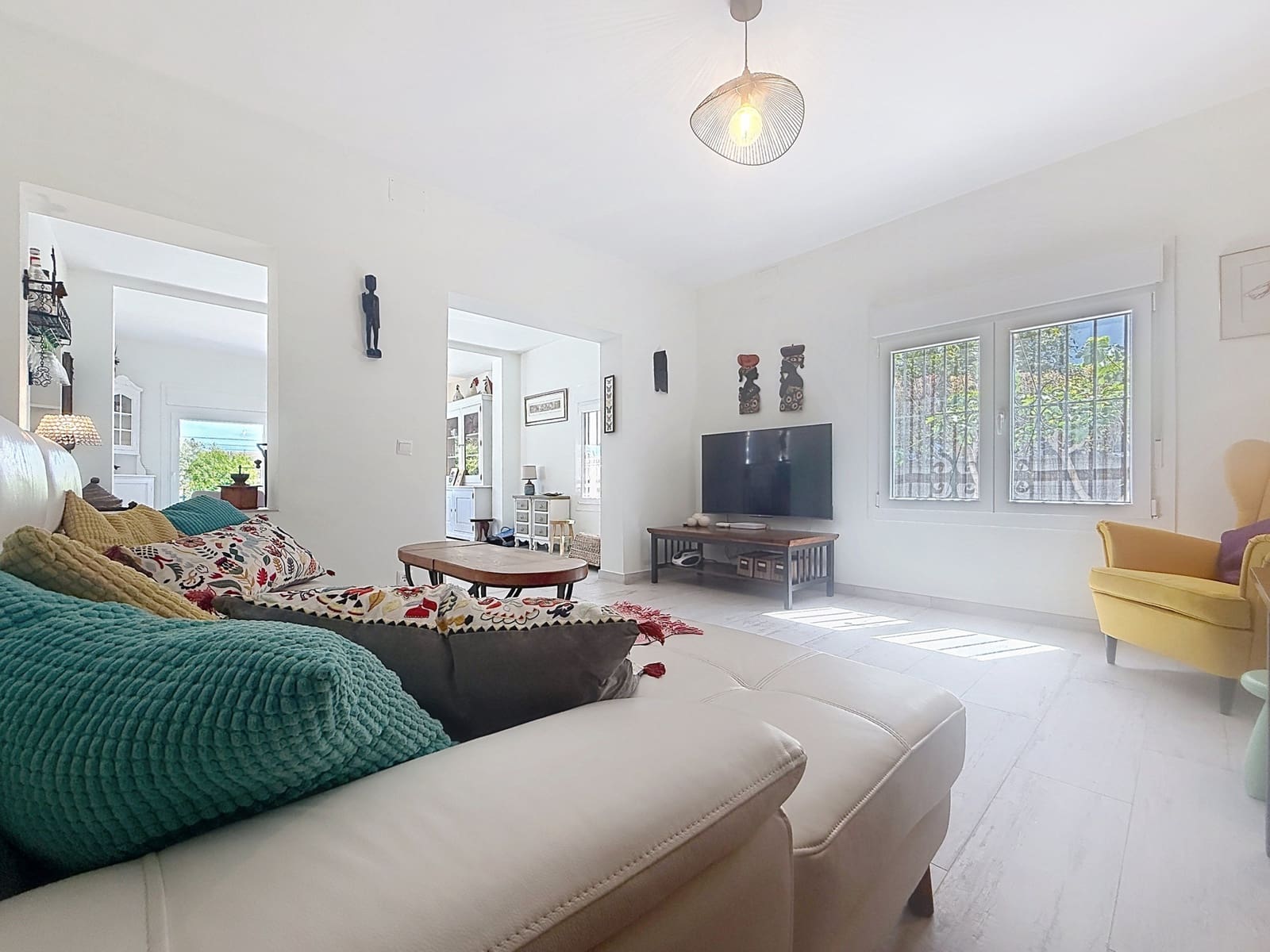 3 bedroom Villa for sale in Manilva with pool garage - € 599,000 (Ref: 9945684)