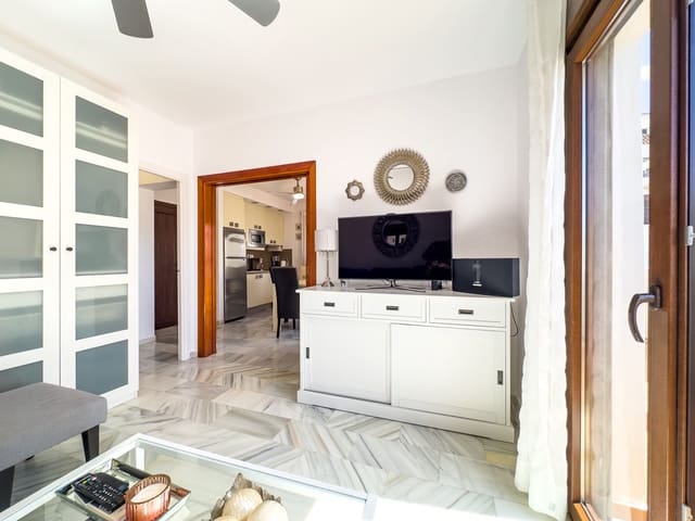 Apartamento de 2 habitaciones en La Duquesa / Puerto de la Duquesa, Manilva en venta con garaje - 335.000 € (Ref: 9954208)