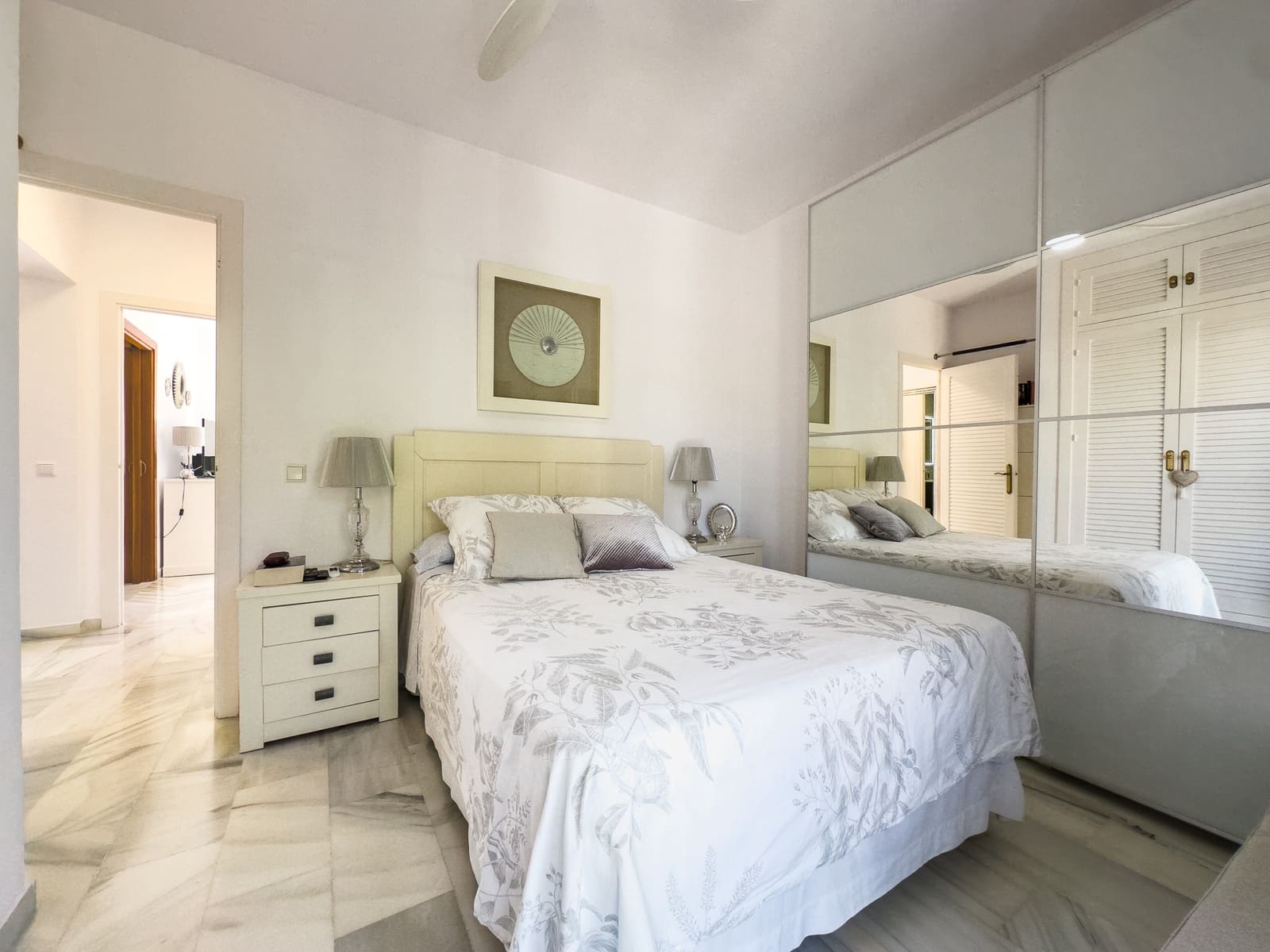2 sypialnia Apartament na sprzedaż w La Duquesa / Puerto de la Duquesa z garażem - 335 000 € (Ref: 9954208)