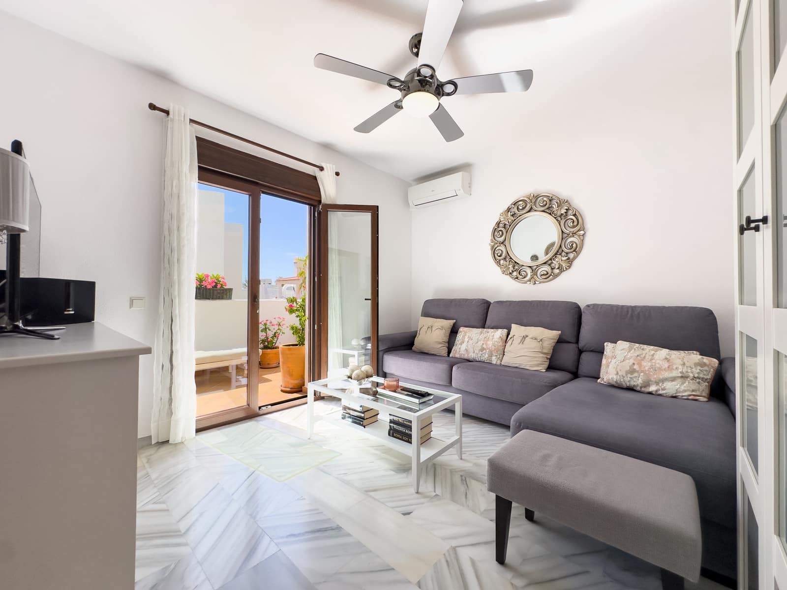 2 sypialnia Apartament na sprzedaż w La Duquesa / Puerto de la Duquesa z garażem - 335 000 € (Ref: 9954208)