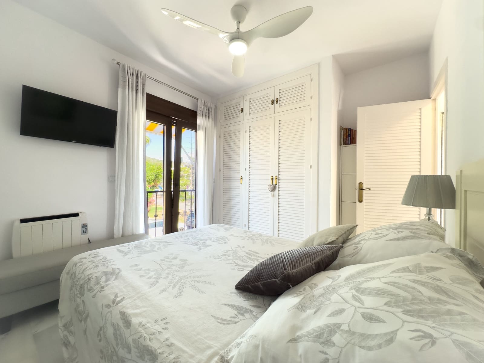 2 sypialnia Apartament na sprzedaż w La Duquesa / Puerto de la Duquesa z garażem - 335 000 € (Ref: 9954208)