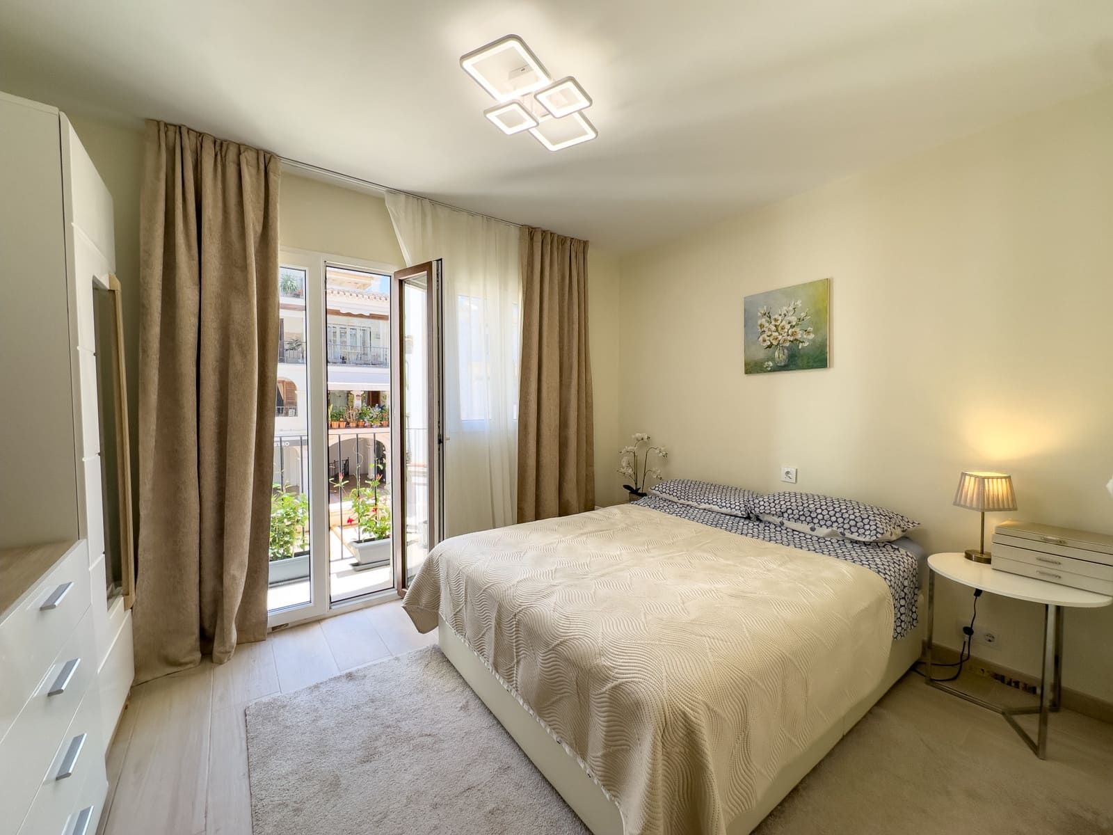 2 Zimmer Apartment zu verkaufen in La Duquesa / Puerto de la Duquesa - 290.000 € (Ref: 9954209)