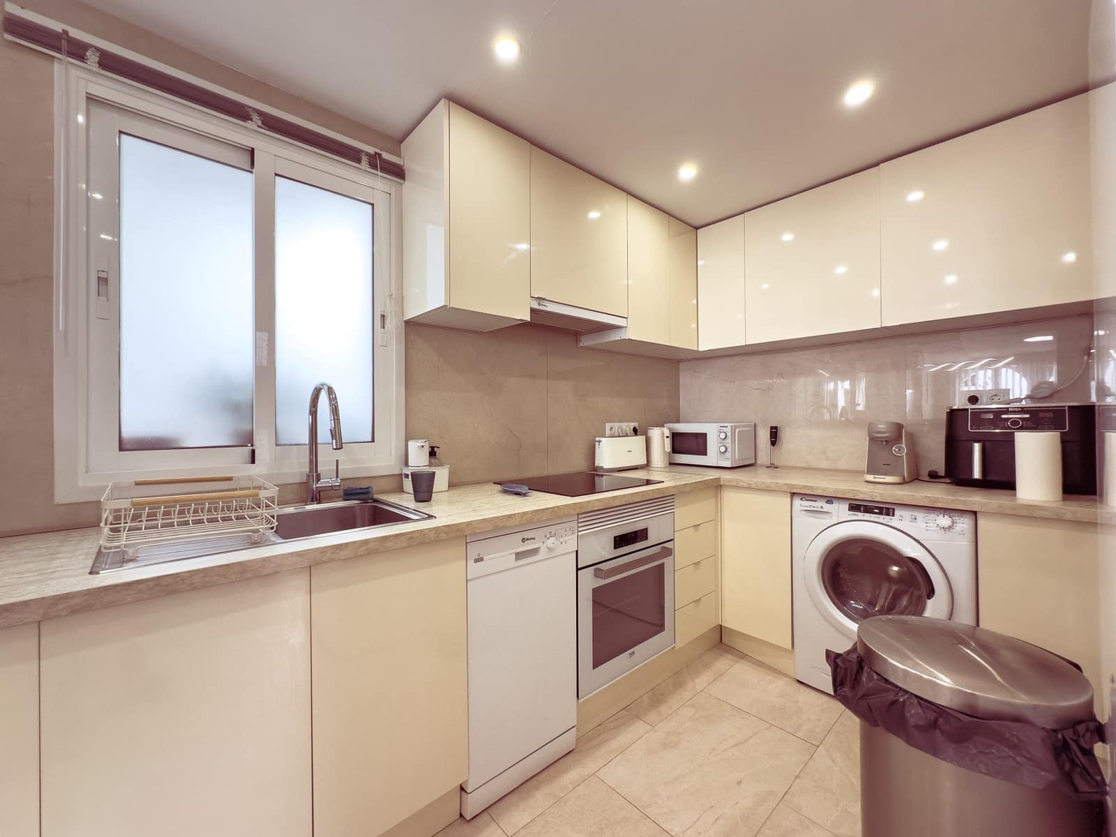 2 Zimmer Apartment zu verkaufen in La Duquesa / Puerto de la Duquesa - 290.000 € (Ref: 9954209)