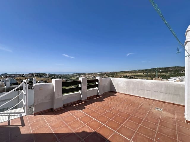 2 bedroom Penthouse for sale in Estepona with pool garage - € 289,000 (Ref: 9977298)