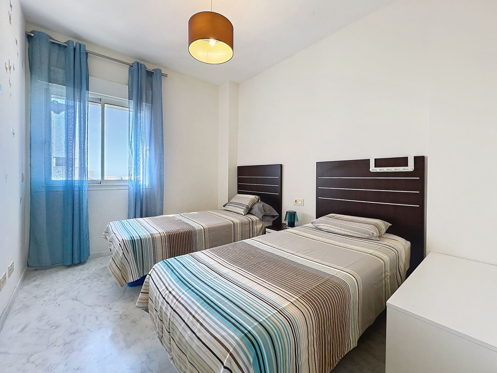 2 slaapkamer Penthouse te koop in Estepona met zwembad garage - € 289.000 (Ref: 9977298)
